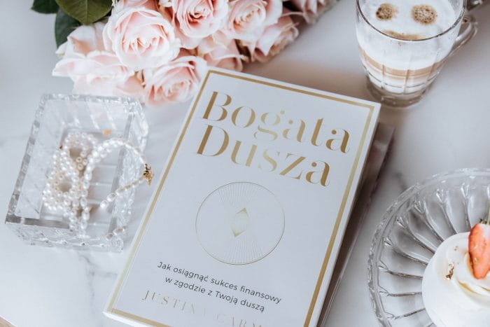 Kryształowa szkatułka na biżuterię, obrączki z grawerem - prezent na walentynki dla niej