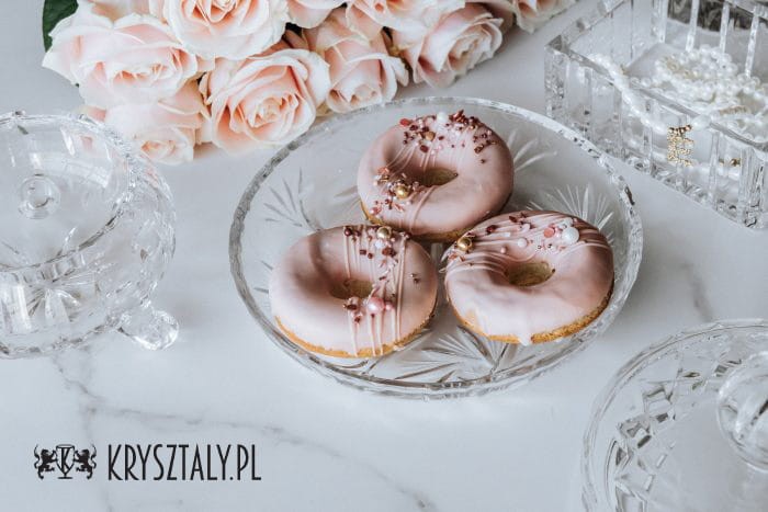 Kryształowa szkatułka na biżuterię, obrączki z grawerem - prezent na walentynki dla niej