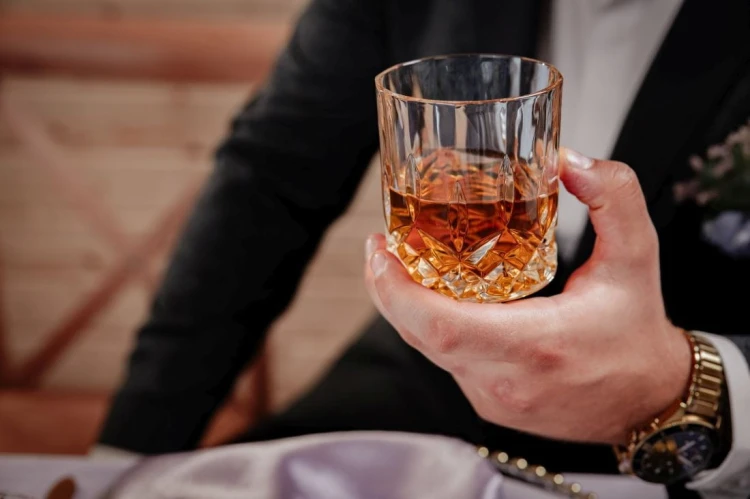 Karafka kryształowa i szklanki do whisky 6szt w opakowaniu prezentowym OKP11