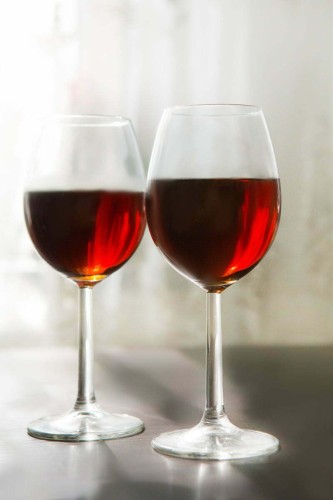 Kryształowe kieliszki do wina 350 ml z grawerem logo firmy – zestaw 2 szt. w eleganckim pudełku prezentowym na butelkę wina