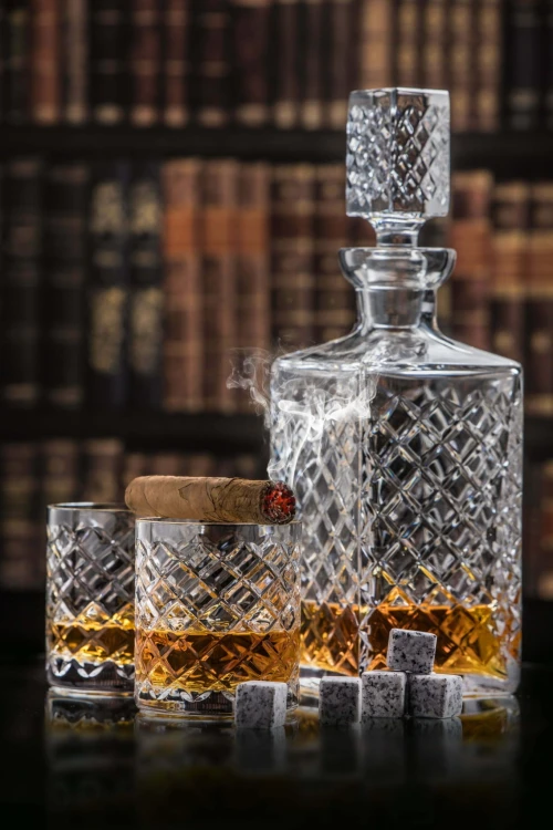 Zestaw do whisky: kryształowa karafka + kryształowe szklanki do whisky 6szt w opakowaniu prezentowym King KZ11