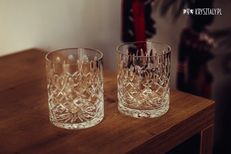 Zestaw do whisky: kryształowa karafka + kryształowe szklanki do whisky 4szt w opakowaniu prezentowym Elixir EZ11