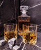 Zestaw do whisky: kryształowa karafka z grawerem+ kryształowe szklanki do whisky z grawerem 2szt w opakowaniu prezentowym ROP11