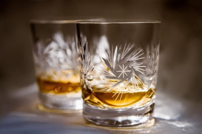 Zestaw 18 elementów: kryształowe kieliszki do likieru, kryształowe kieliszki do wina, kryształowe szklanki do whisky MZ18