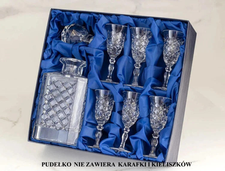 Pudełko prezentowe z ekoskóry na zestaw: karafka i 6szt kieliszków do nalewki PP11